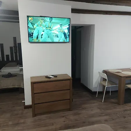 Belvarosi Apartmanhaz 2, 3 *
