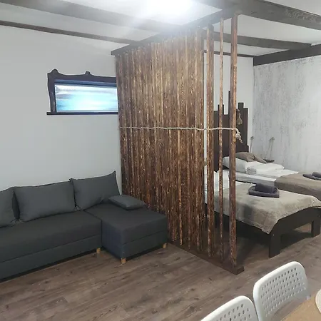 Belvarosi Apartmanhaz 2, 3