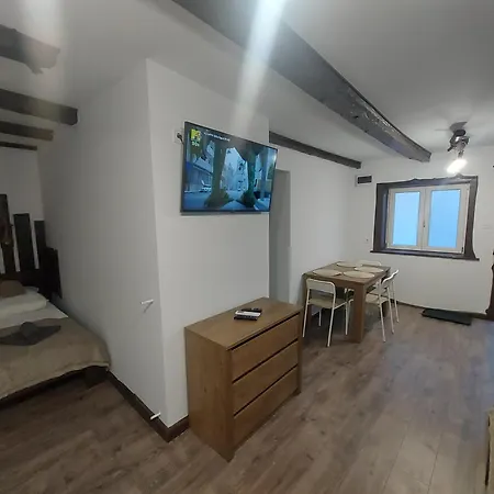 Belvarosi Apartmanhaz 2, 3 アパート